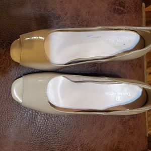 Taryn Rose Beige Open-Toe heel Size: 8 1/2 M.                         Bin5 Attic